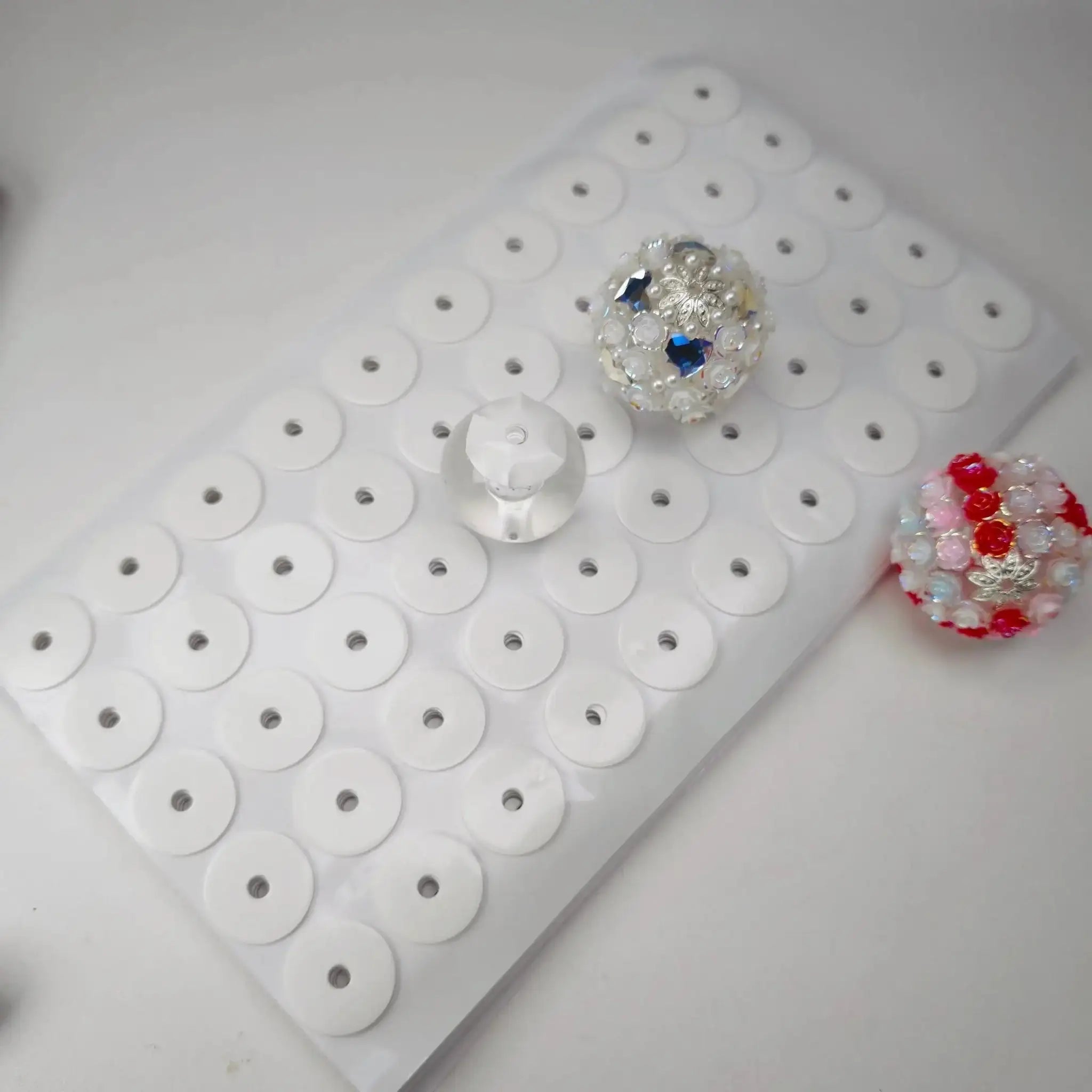 FS19106-20mm Round, With Middle Hole:4mm Circle Tape For Making Sugar Beads -Zoe DIY Wholesale