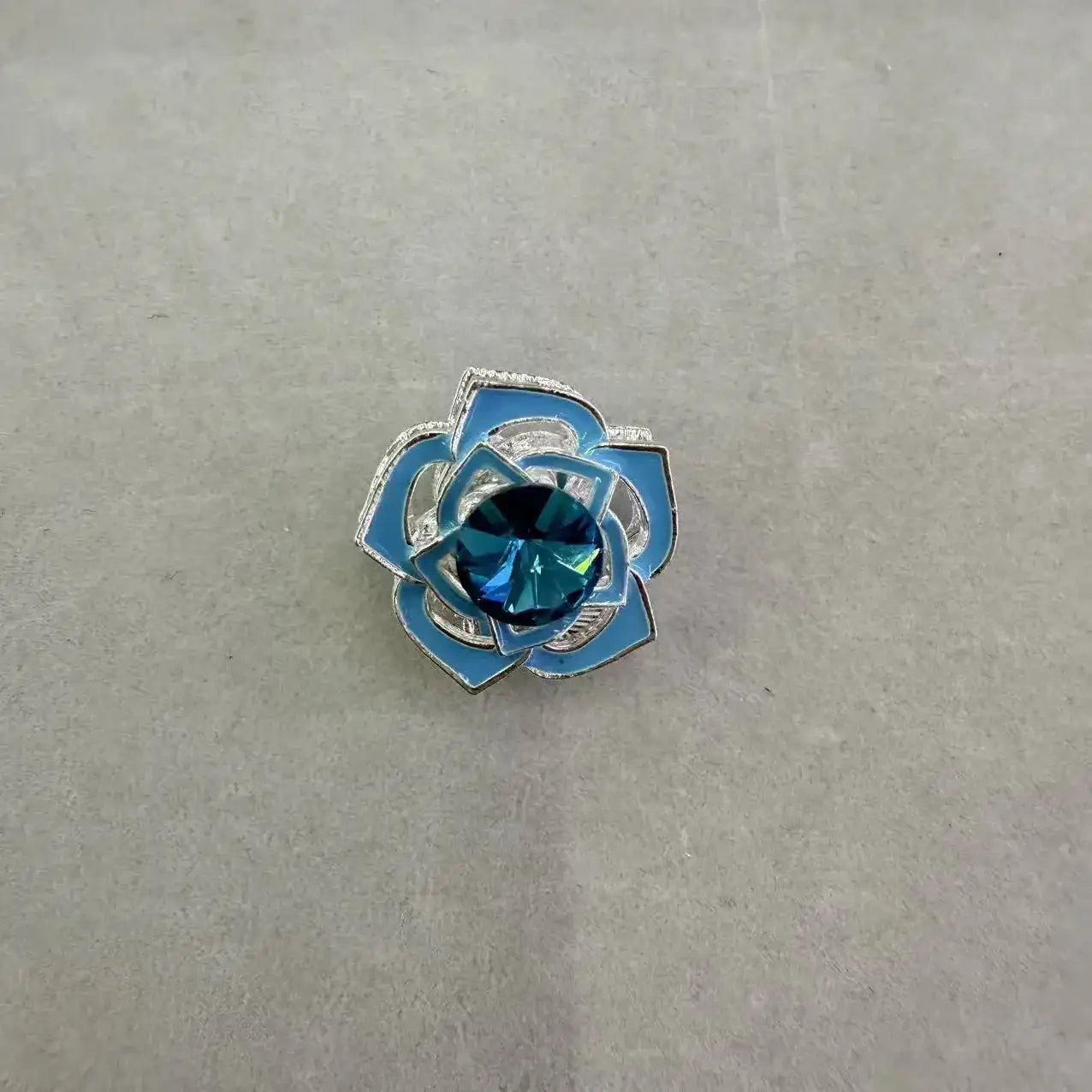 FS19146-About 22mm Flower Metal Charms -Zoe DIY Wholesale