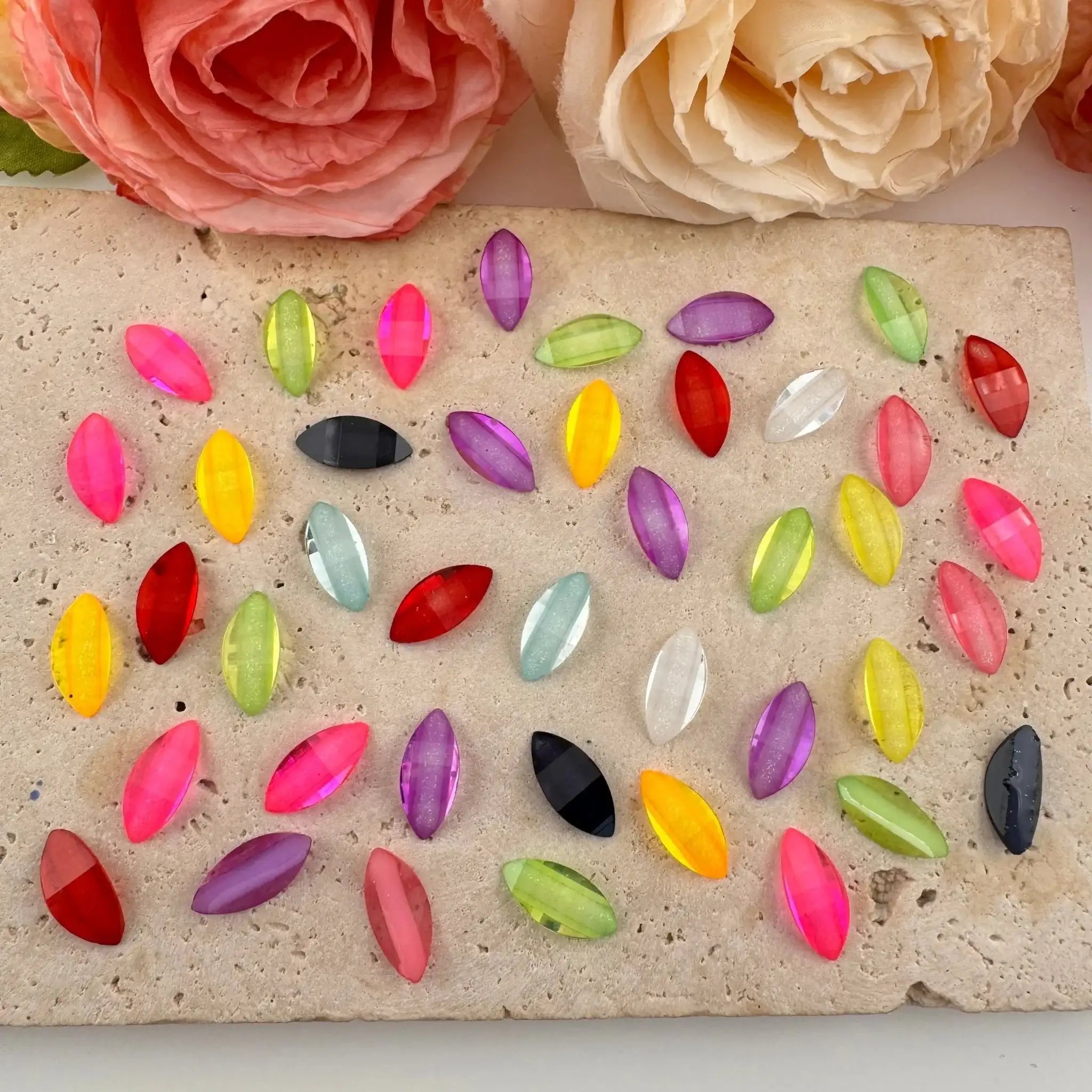FS19278-About 7×15mm Flower Resin Petals For Making Fancy Beads -Zoe DIY Wholesale