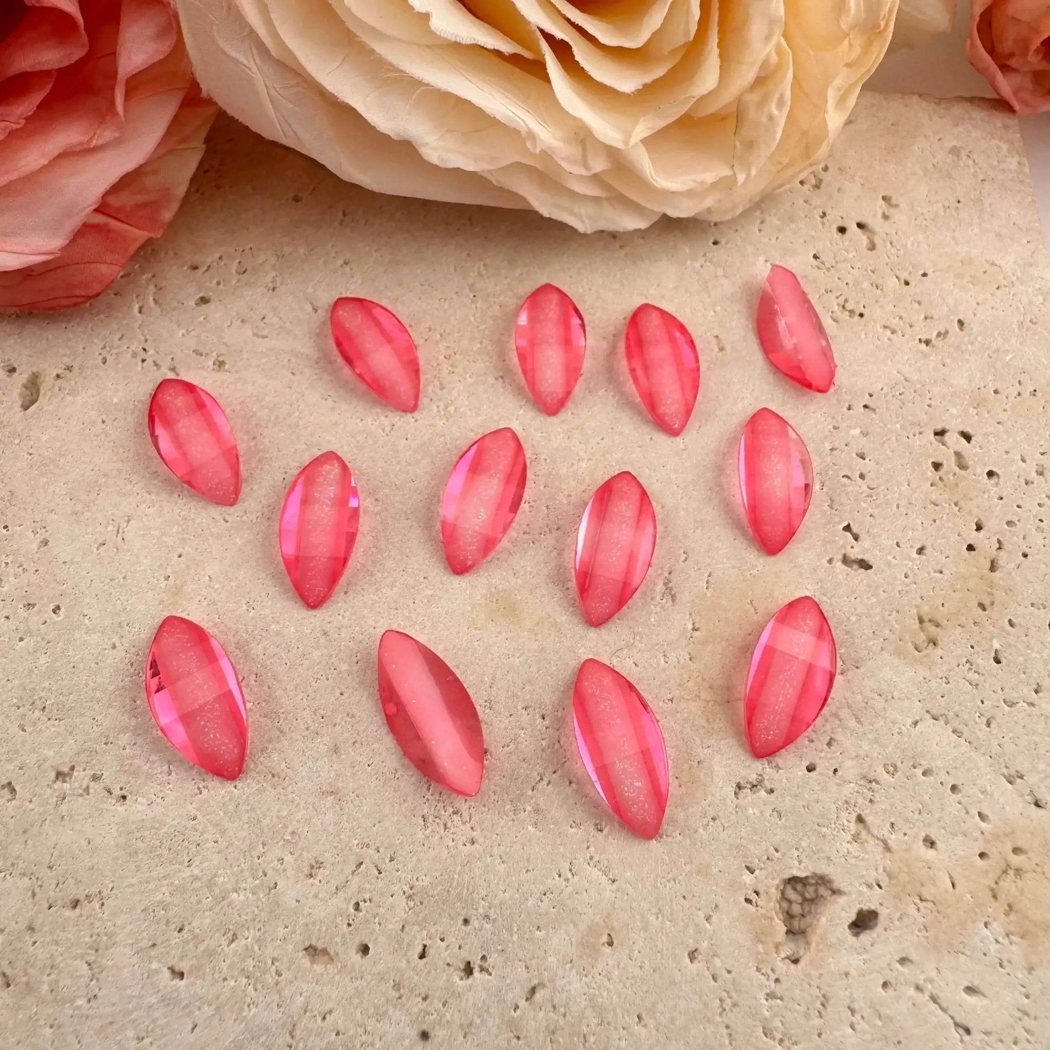 FS19278-About 7×15mm Flower Resin Petals For Making Fancy Beads -Zoe DIY Wholesale