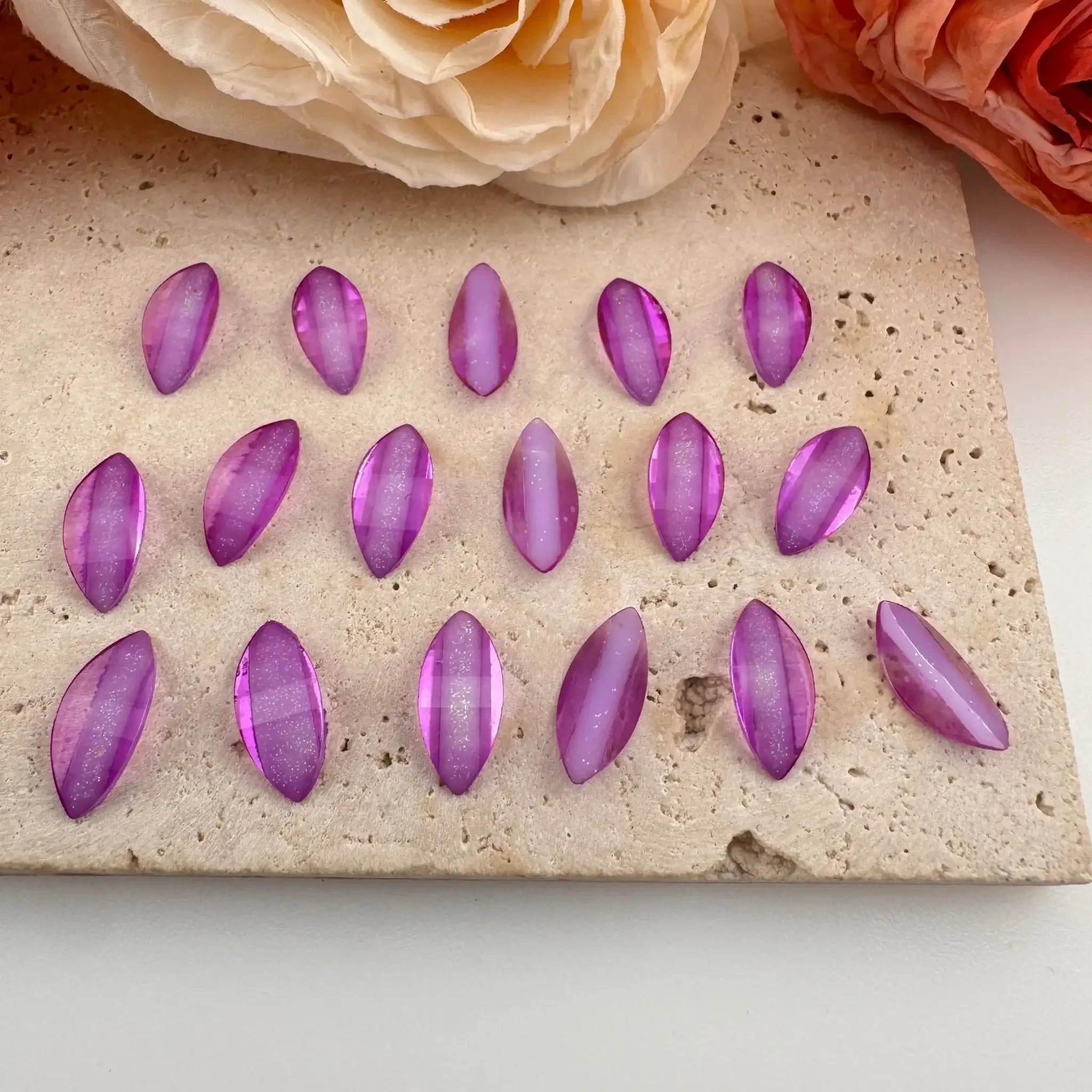 FS19278-About 7×15mm Flower Resin Petals For Making Fancy Beads -Zoe DIY Wholesale
