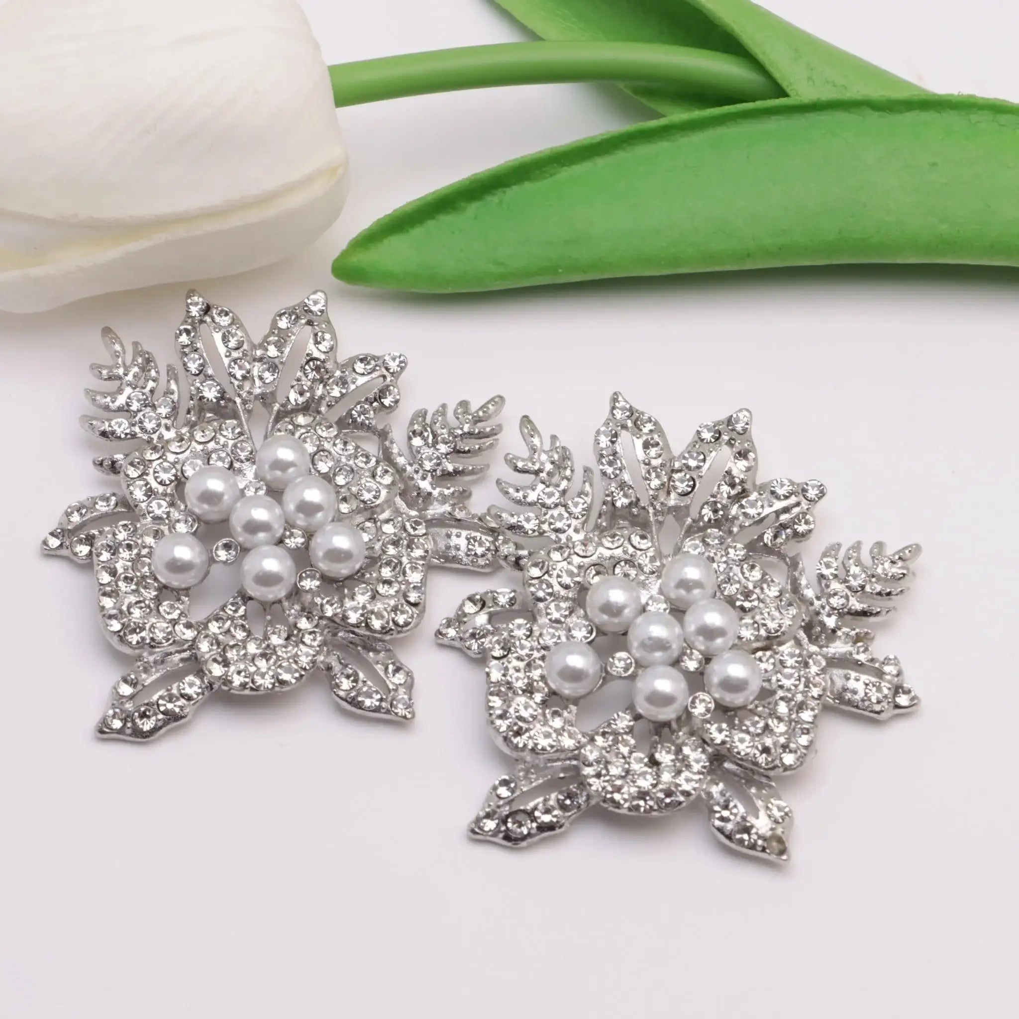 FS5427-50*56mm Flower With Leaf Metal Charms Pearl And Diamond-Added Flower Alloy Patches With Leaves -Zoe DIY Wholesale