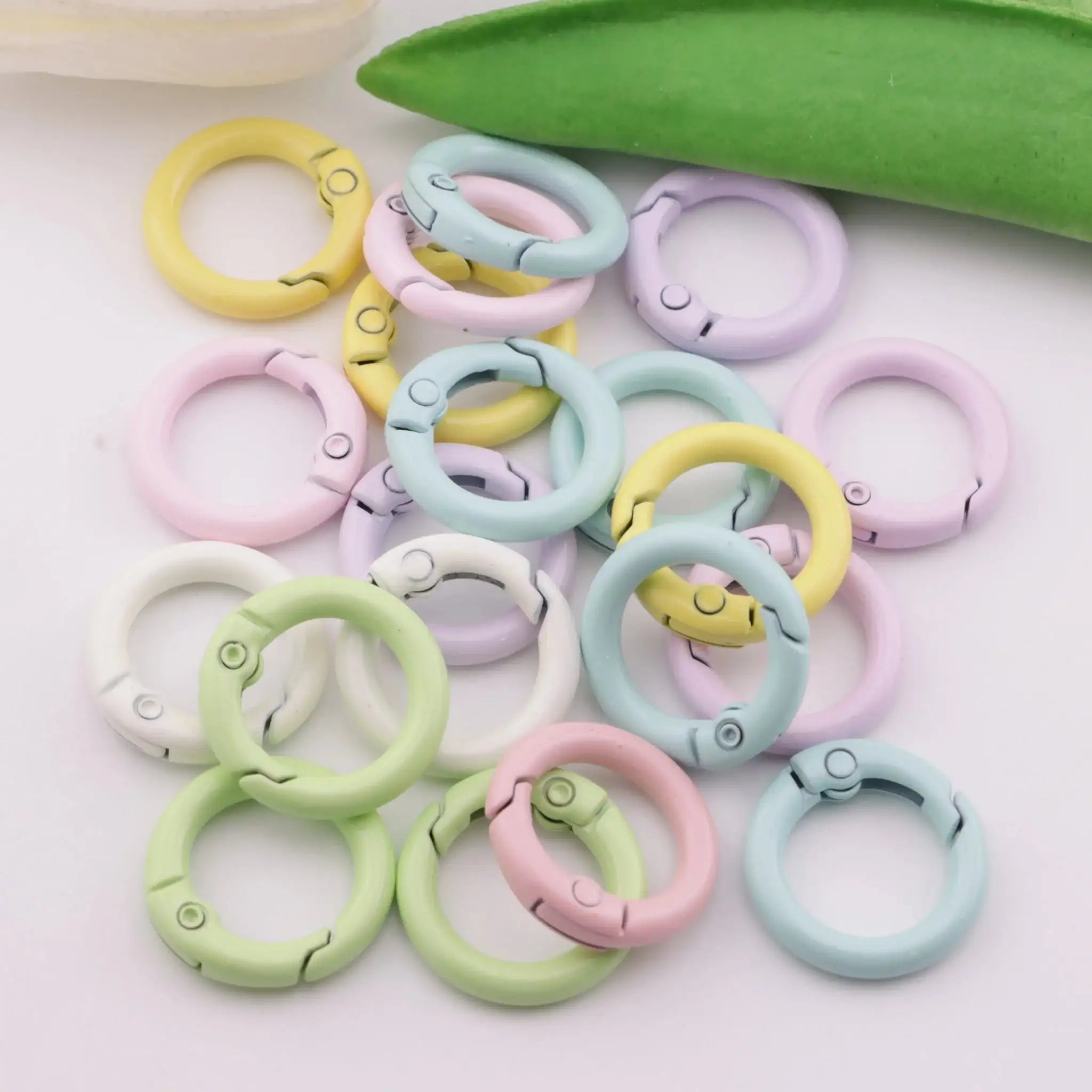 FS5721-20mm Solid Color Keychain (Unplated) -Zoe DIY Wholesale