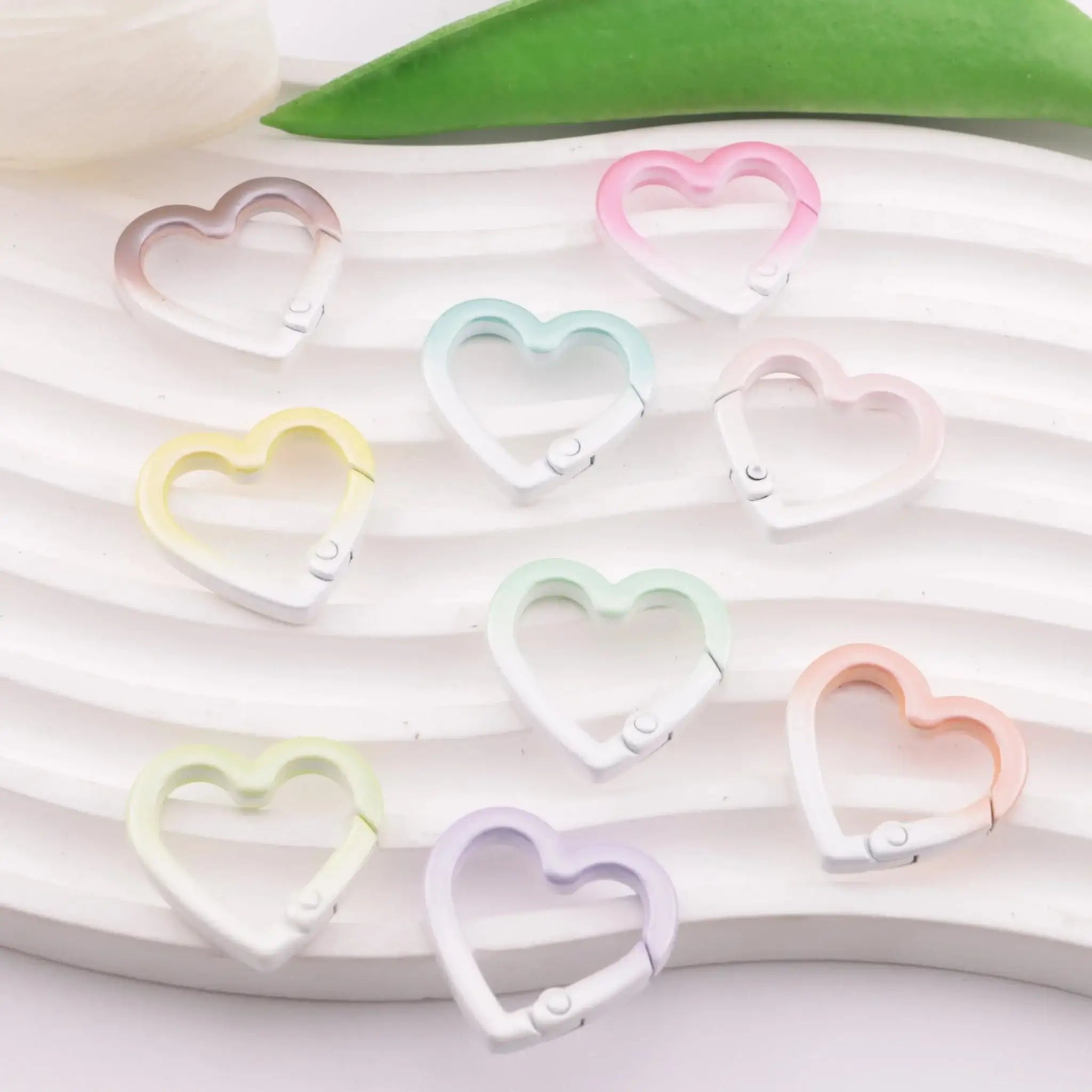 FS6052-25*25mm Metal Gradient Heart Keychain -Zoe DIY Wholesale