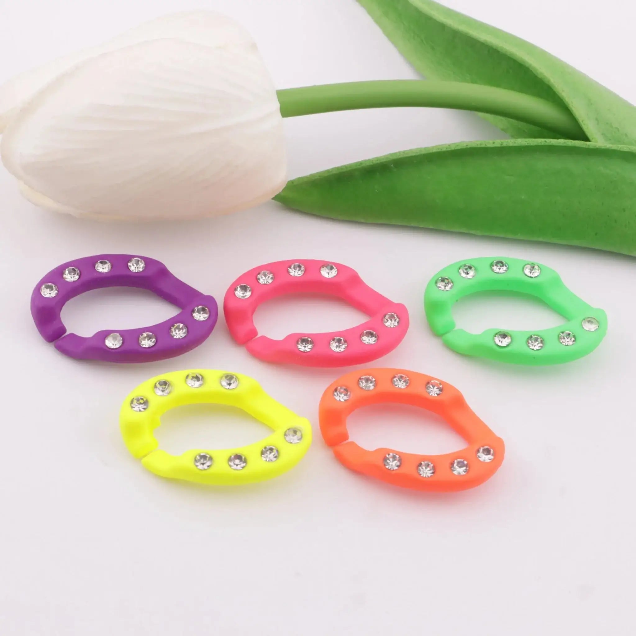 FS6126-Hand-Feel Fluorescent Studded DIY Chain Rings -Zoe DIY Wholesale
