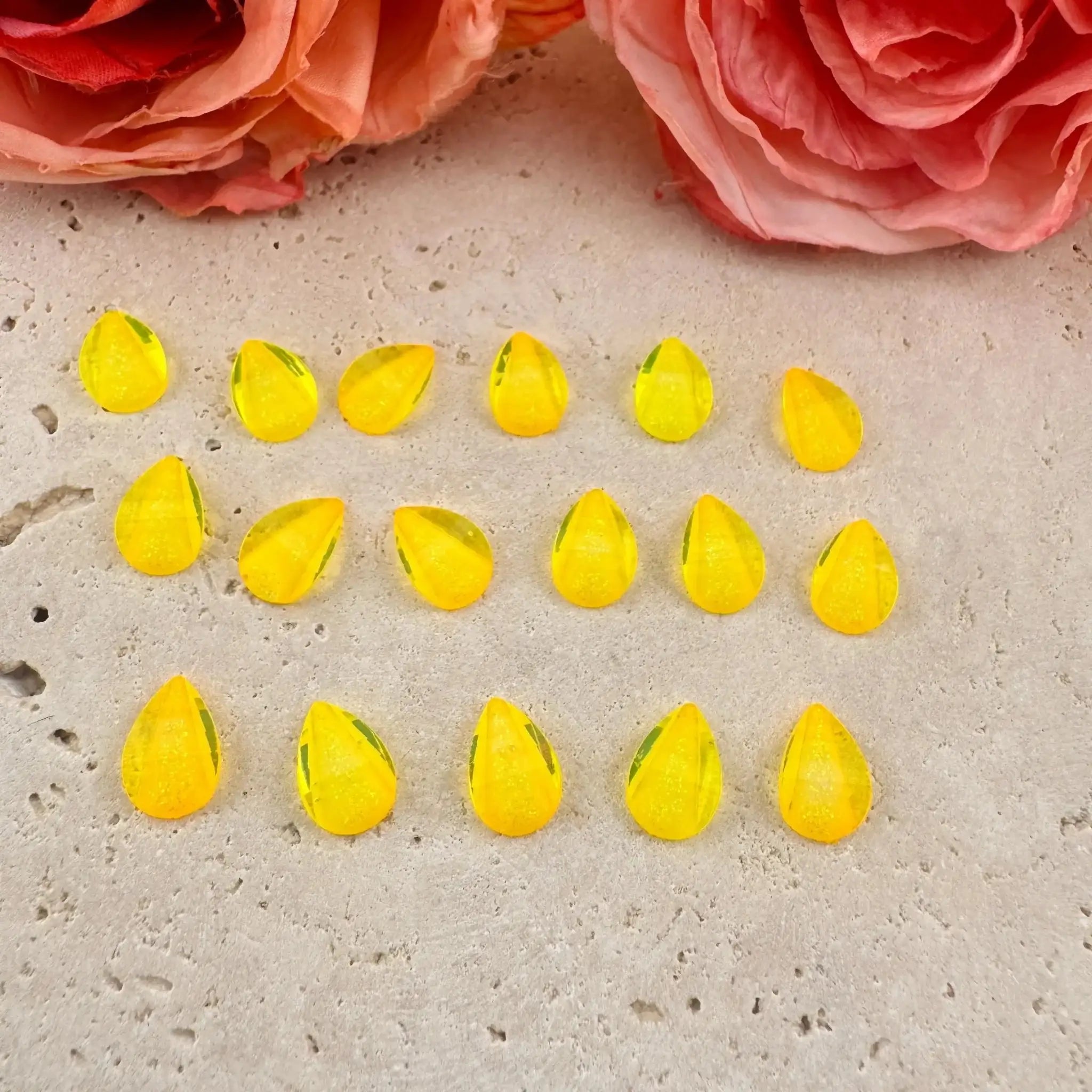 FS6133-7×10mm Waterdrop Petals Resin Charms -Zoe DIY Wholesale