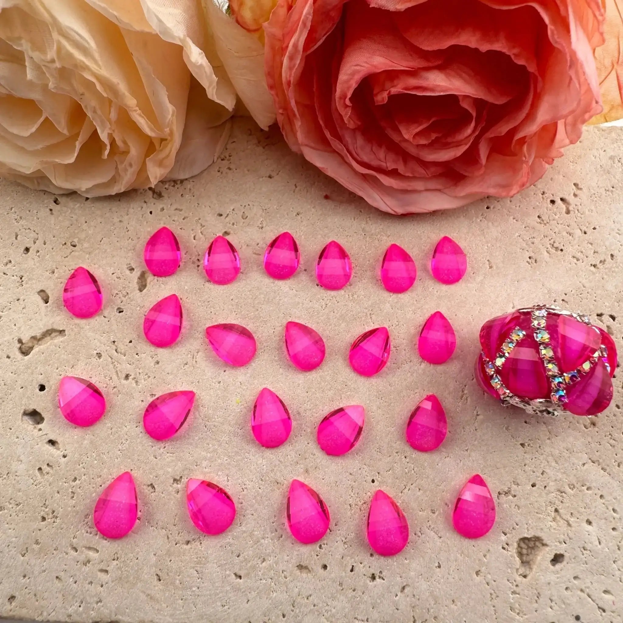 FS6133-7×10mm Waterdrop Petals Resin Charms -Zoe DIY Wholesale