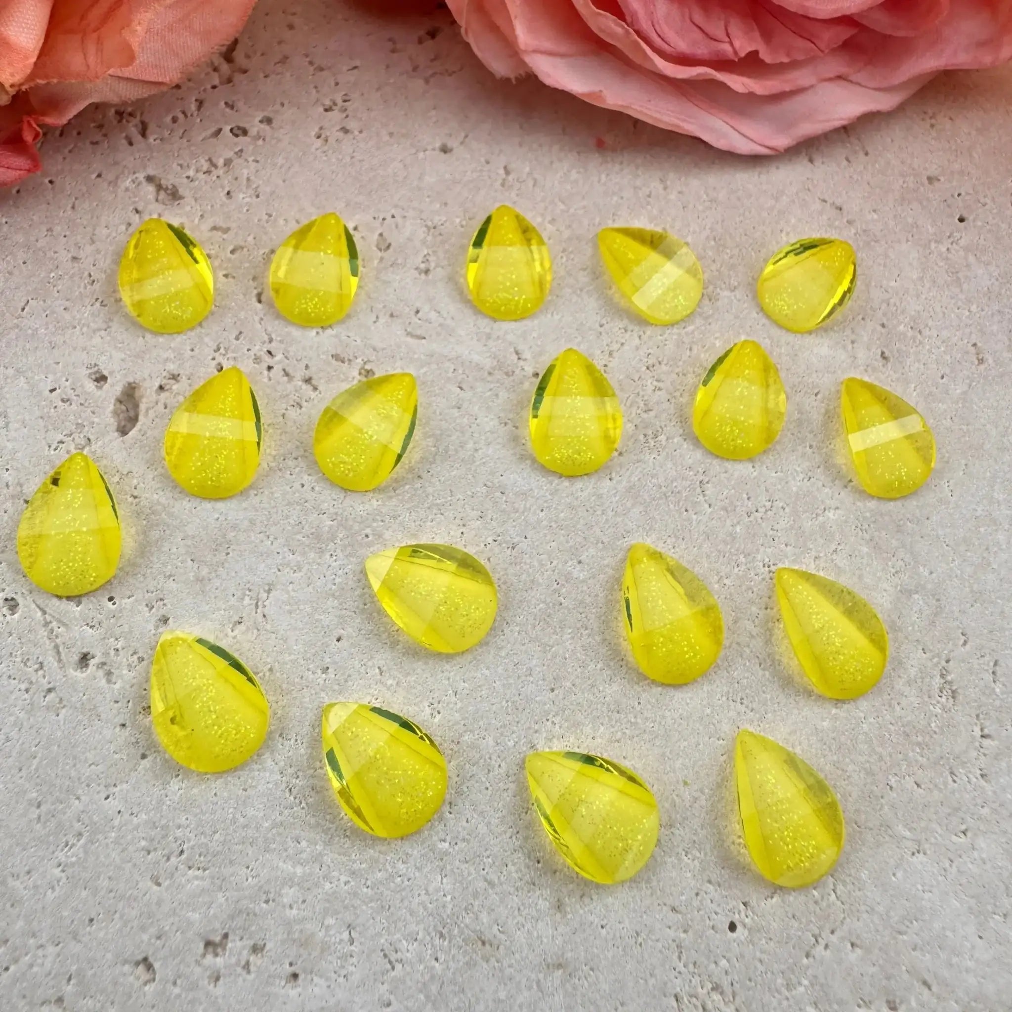 FS6133-7×10mm Waterdrop Petals Resin Charms -Zoe DIY Wholesale