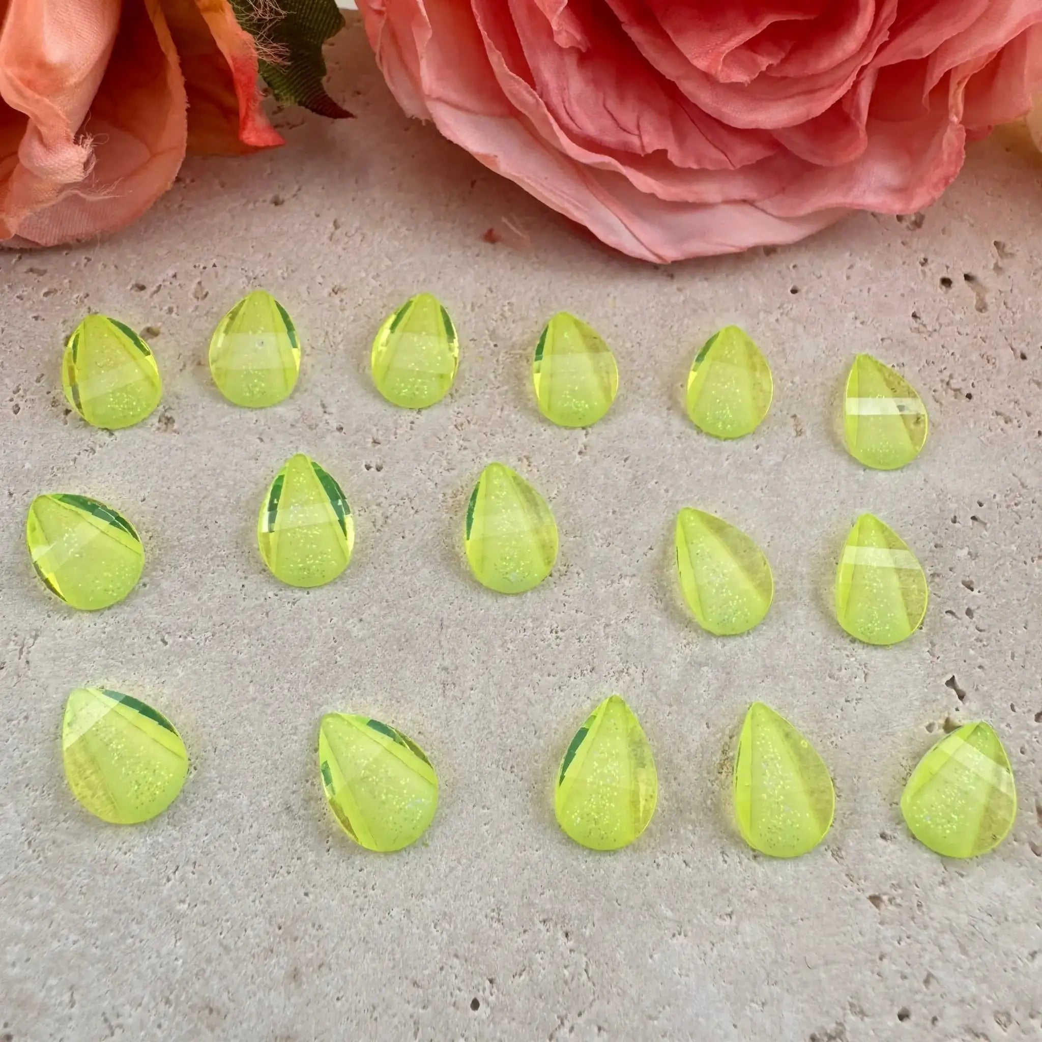 FS6133-7×10mm Waterdrop Petals Resin Charms -Zoe DIY Wholesale
