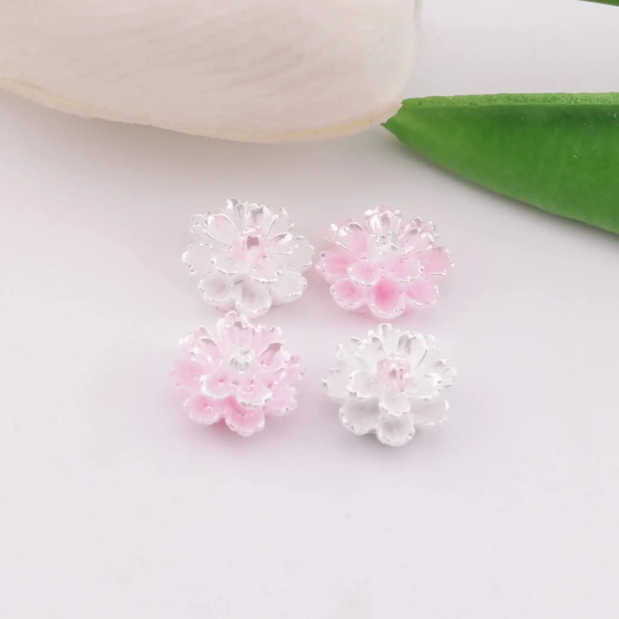 FS6162-12mm Luminous Hibiscus Flower Charms Glow-In-The-Dark Hibiscus Flower Patches For DIY project -Zoe DIY Wholesale