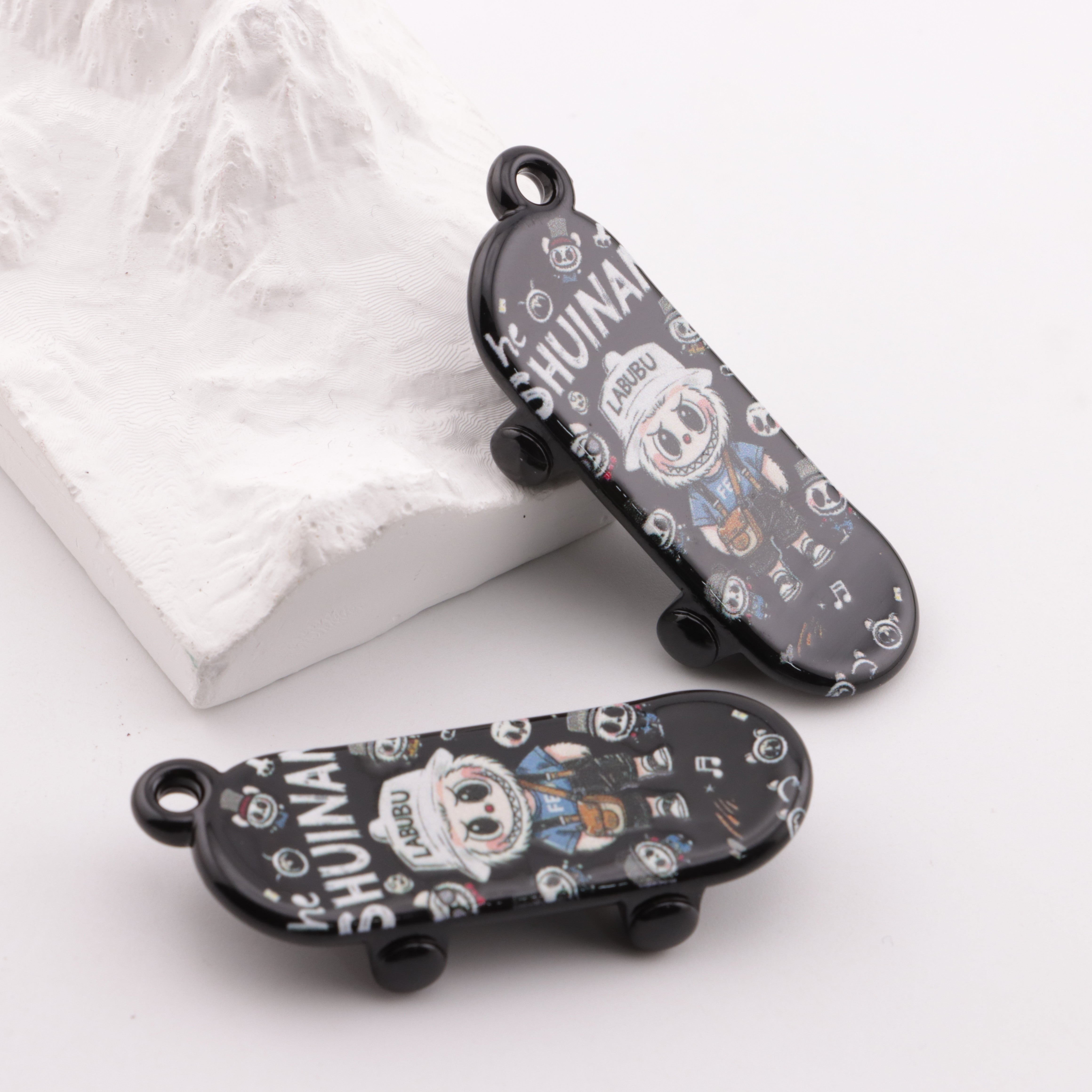 FS6287- Labubu Skateboard Pendant Zoe's DIY Shop