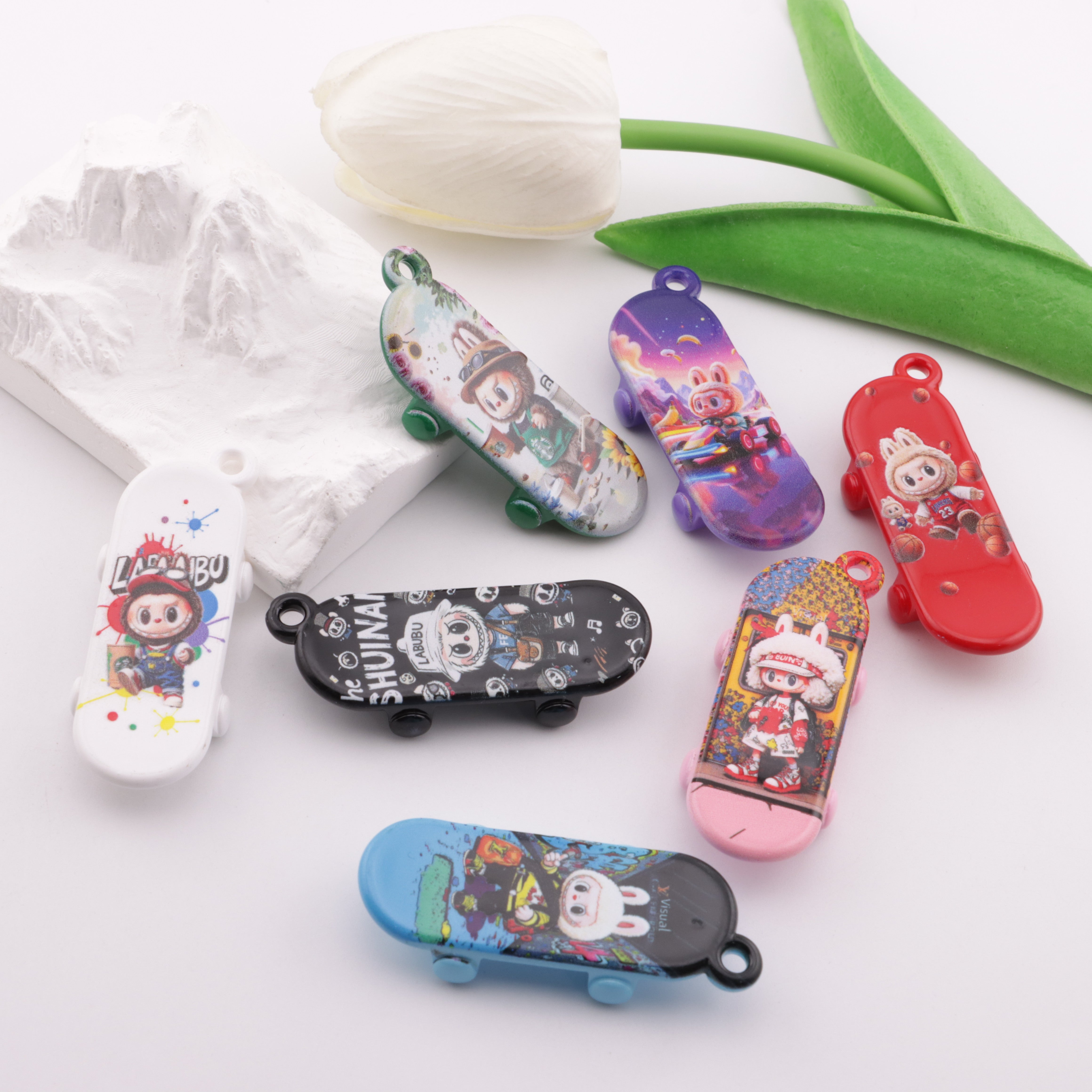 FS6287- Labubu Skateboard Pendant Zoe's DIY Shop