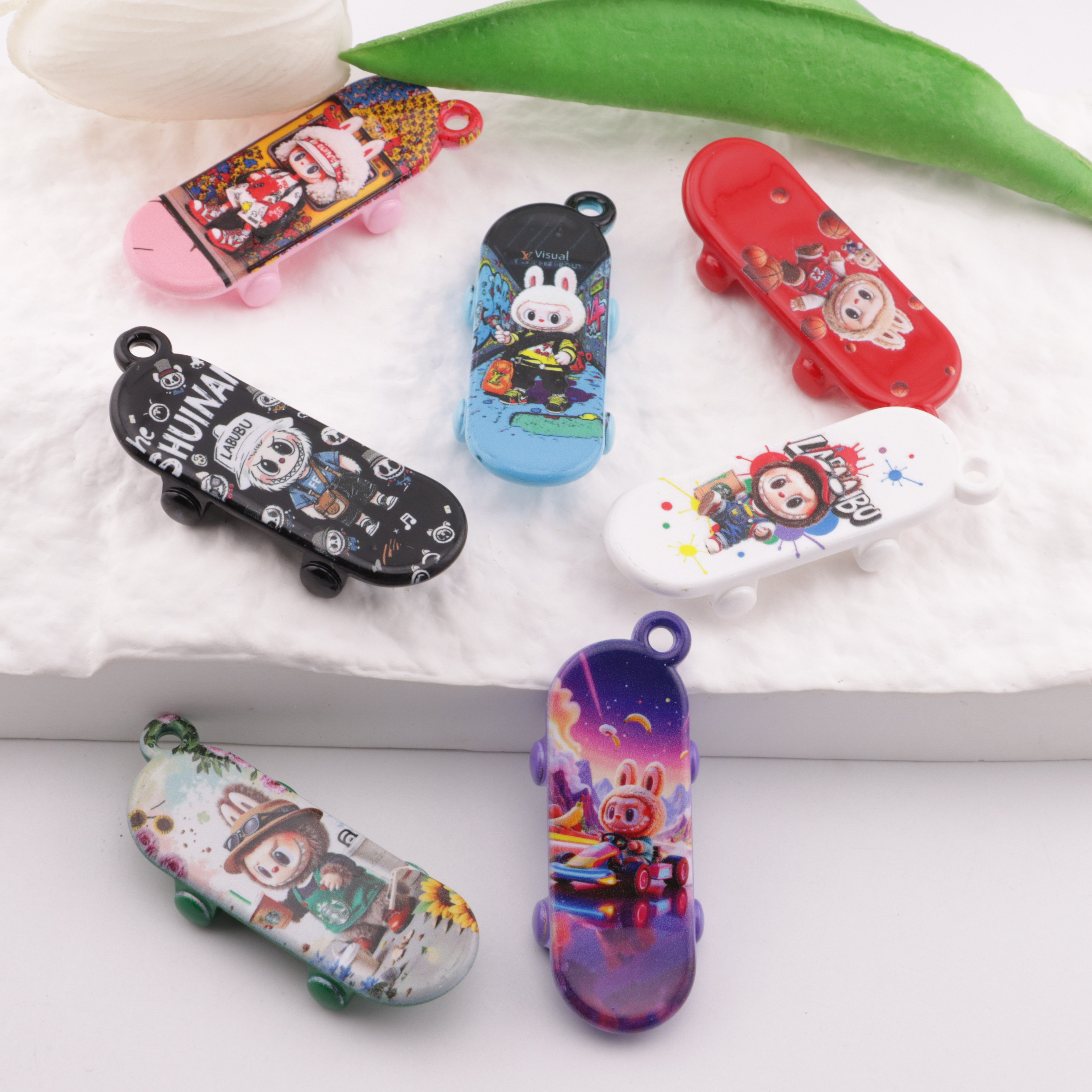 FS6287- Labubu Skateboard Pendant Zoe's DIY Shop