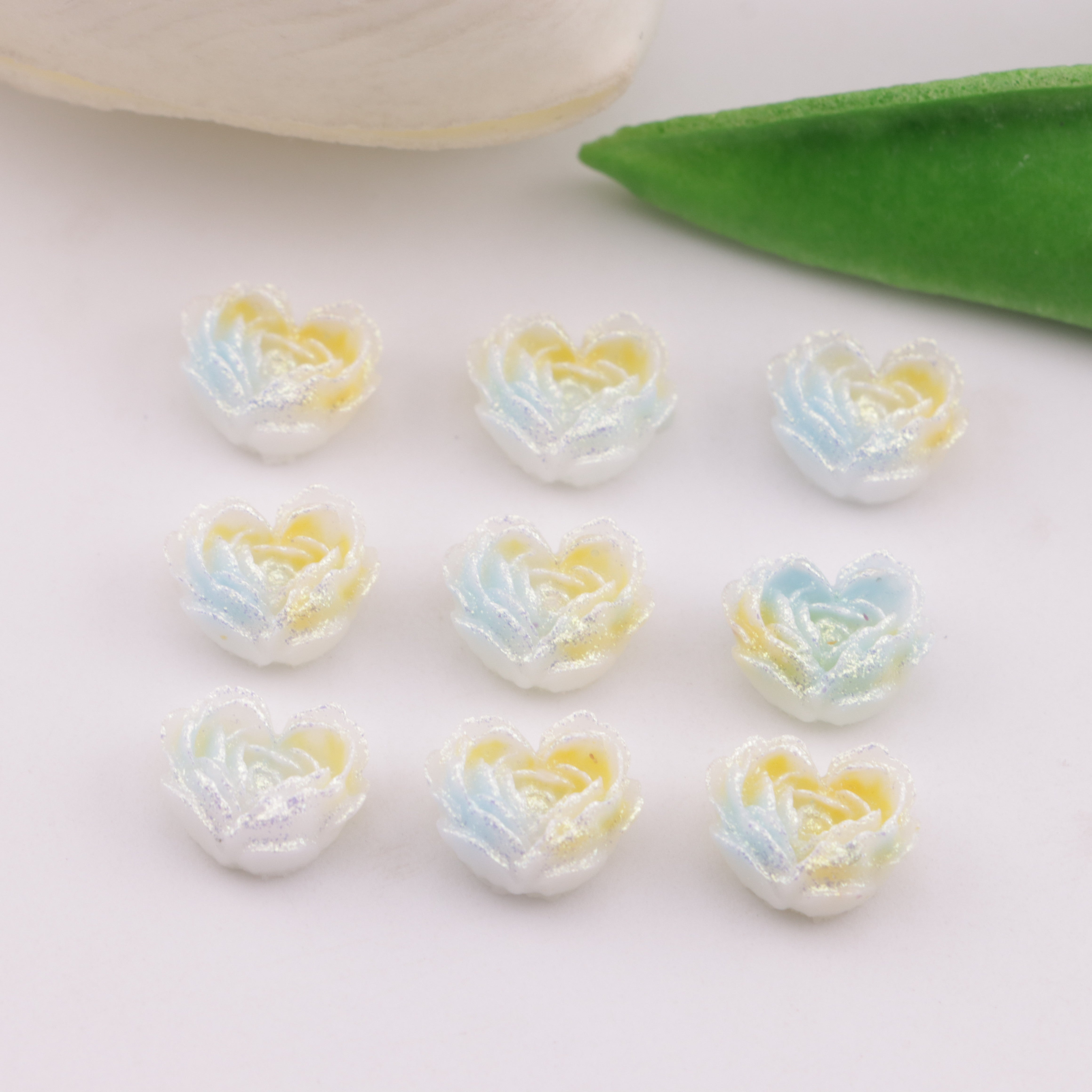 FS6300- About 9×10mm Luminous Heart Charms Glow-In-The-Dark Heart Embedded Flower Patches For DIY project Zoe's DIY Shop