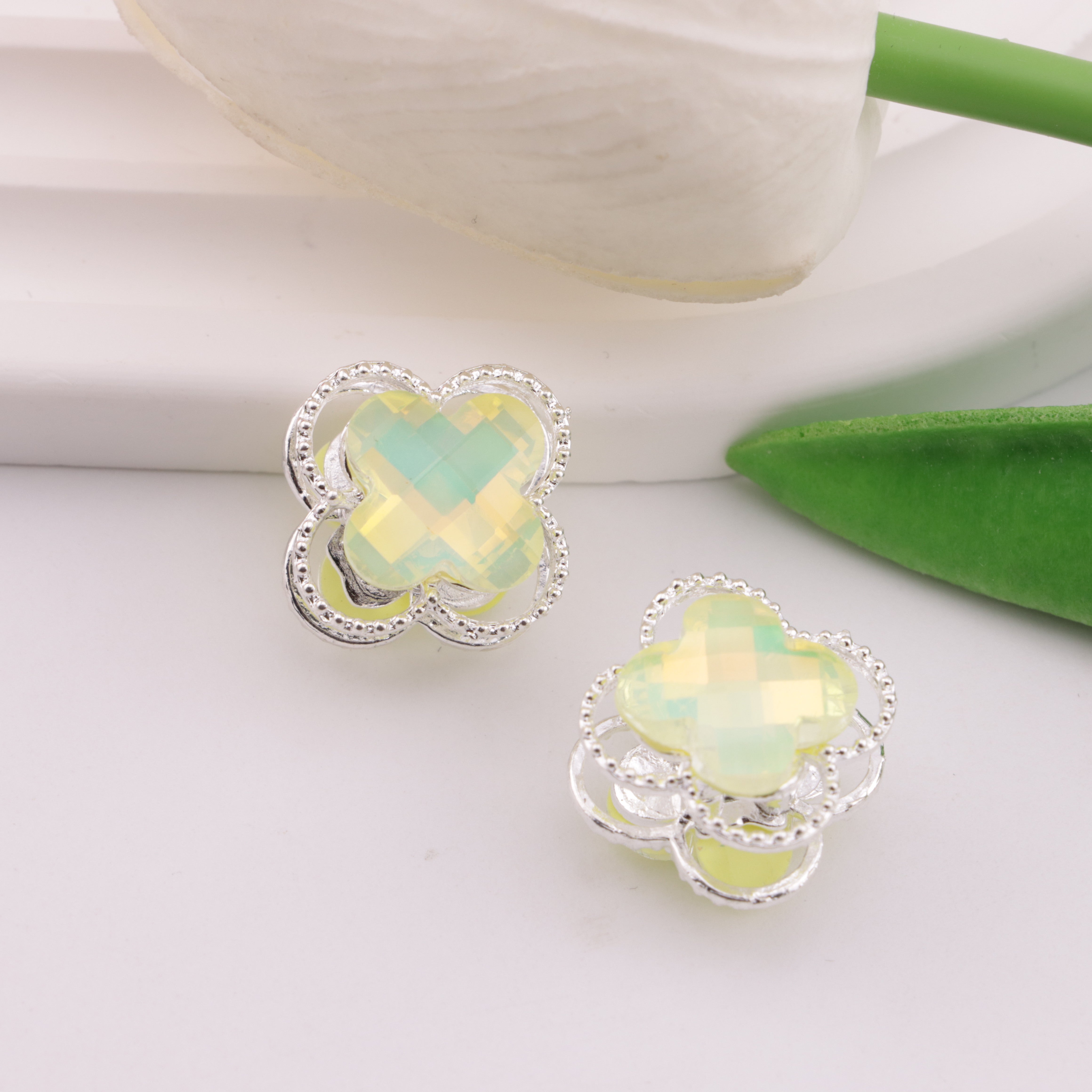 FS6304- Clover Alloy 4 Hole Metal Beads Fit For Beadable Pens Zoe's DIY Shop