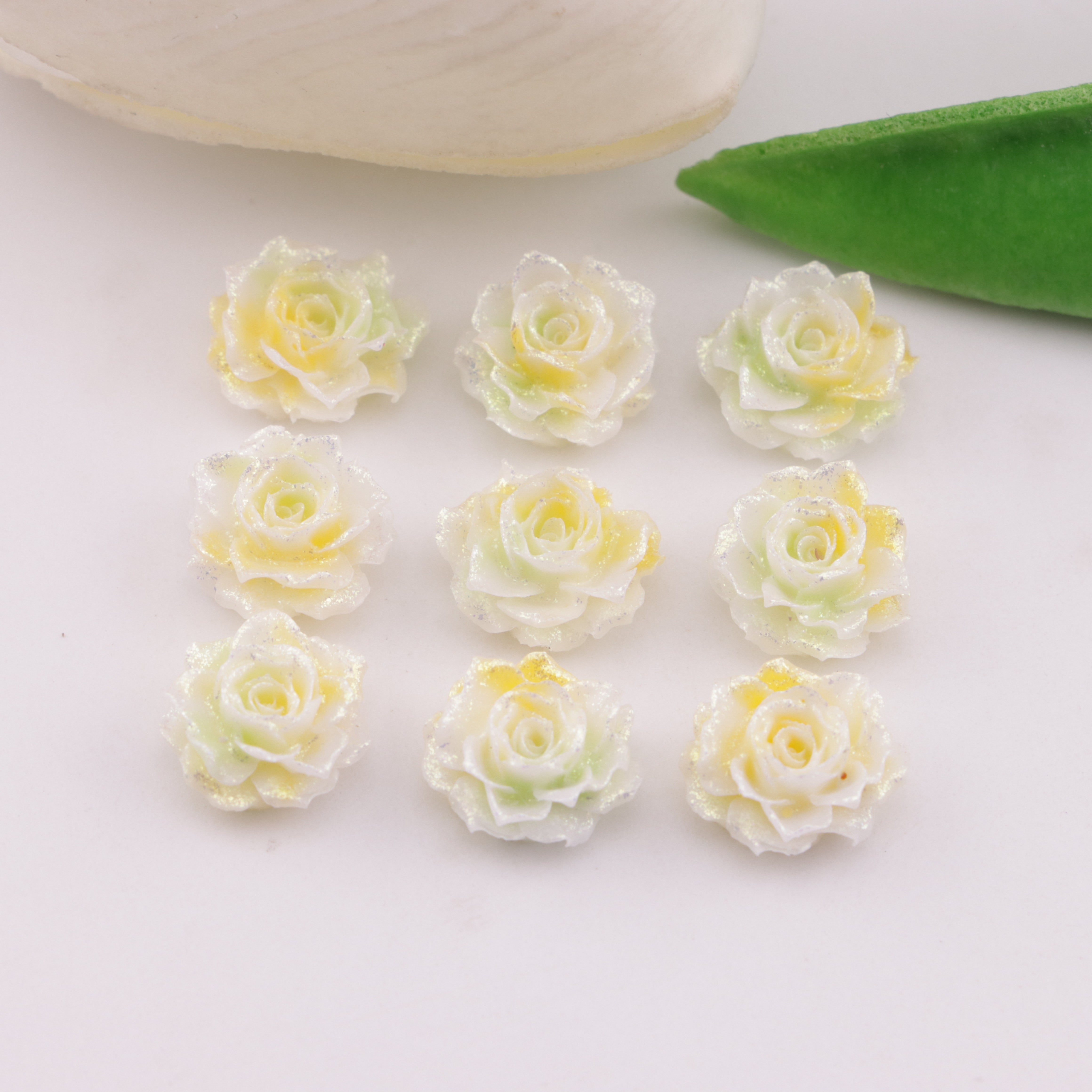 FS6315- About 11Mm Luminous Flower Charms Nightglow True Love Small Flower Patches For DIY project Zoe's DIY Shop