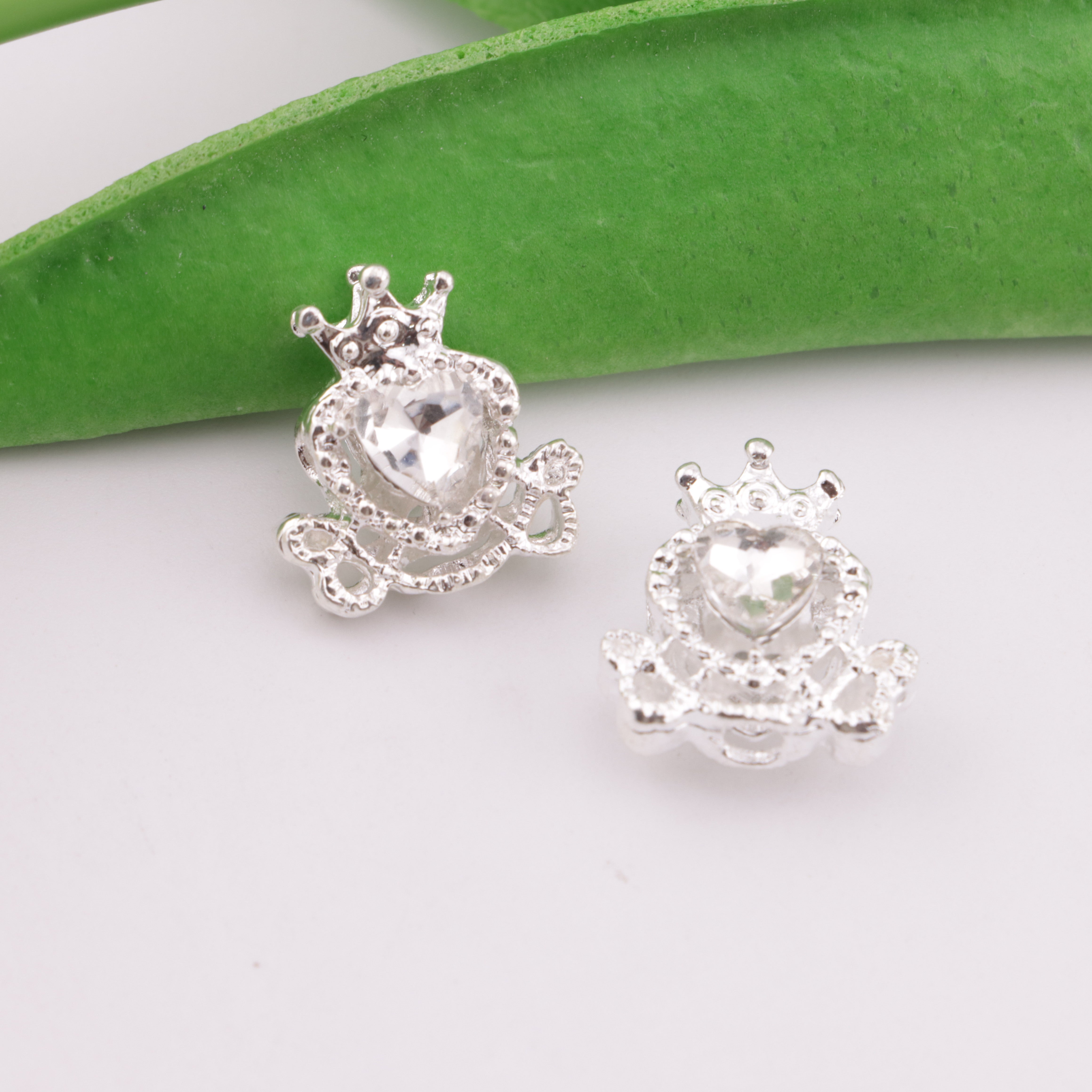 FS6334- Horse - Drawn Carriage Four - Way Alloy Beads Zoe's DIY Shop
