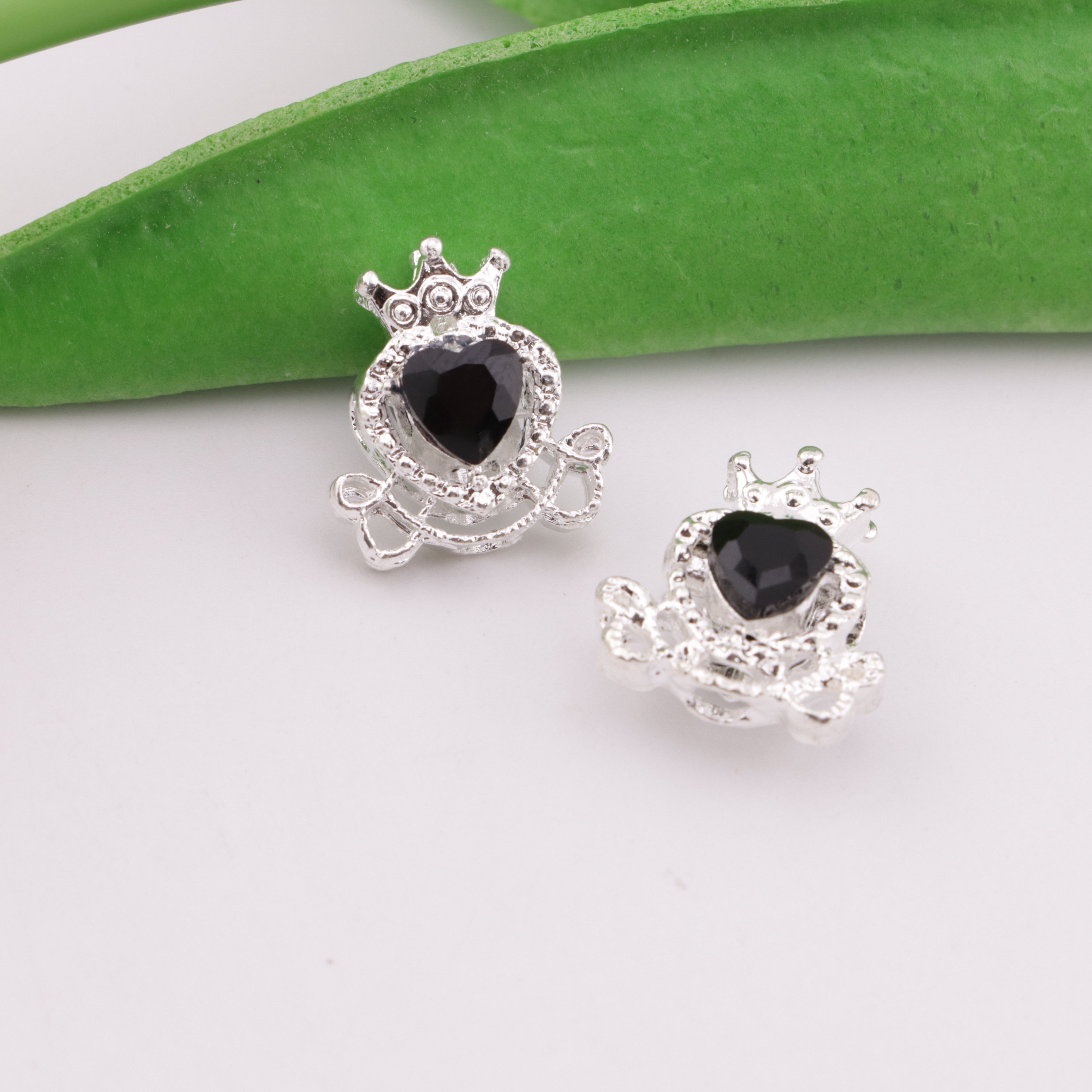 FS6334- Horse - Drawn Carriage Four - Way Alloy Beads Zoe's DIY Shop