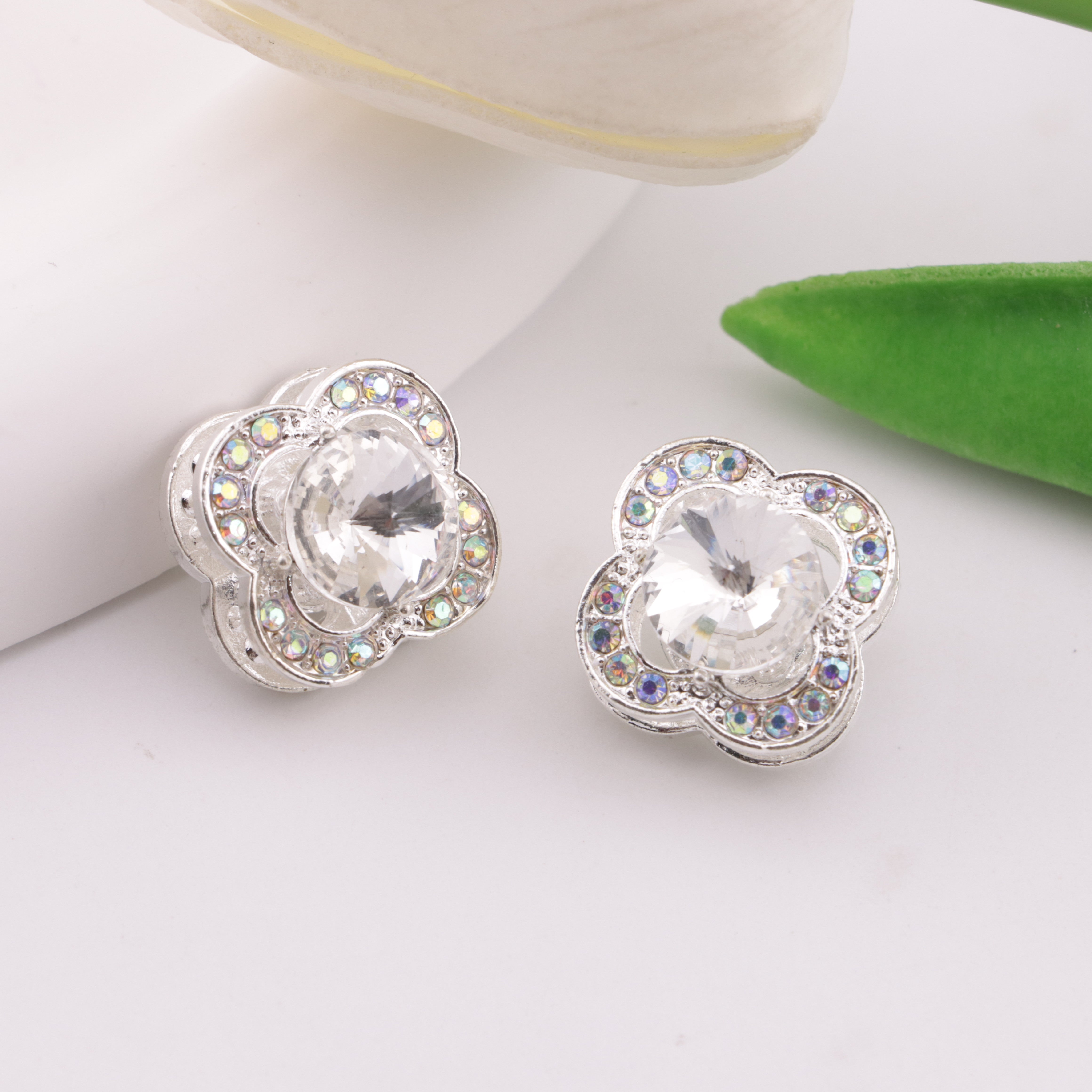 FS6335- Four - Leaf Clover Four - Way Alloy Beads Zoe's DIY Shop