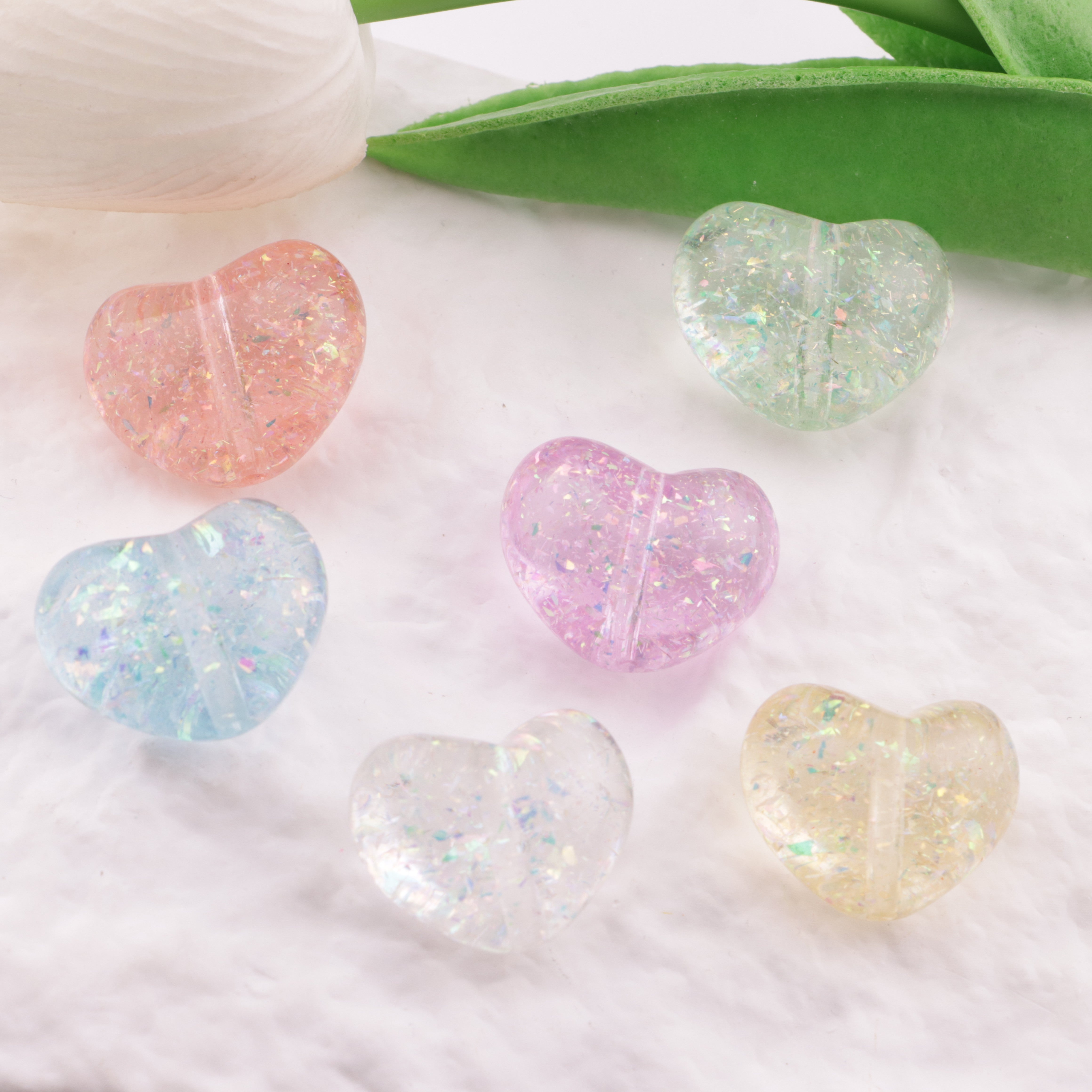 FS6337- 19mm Heart Gold Foil Resin Beads Zoe's DIY Shop