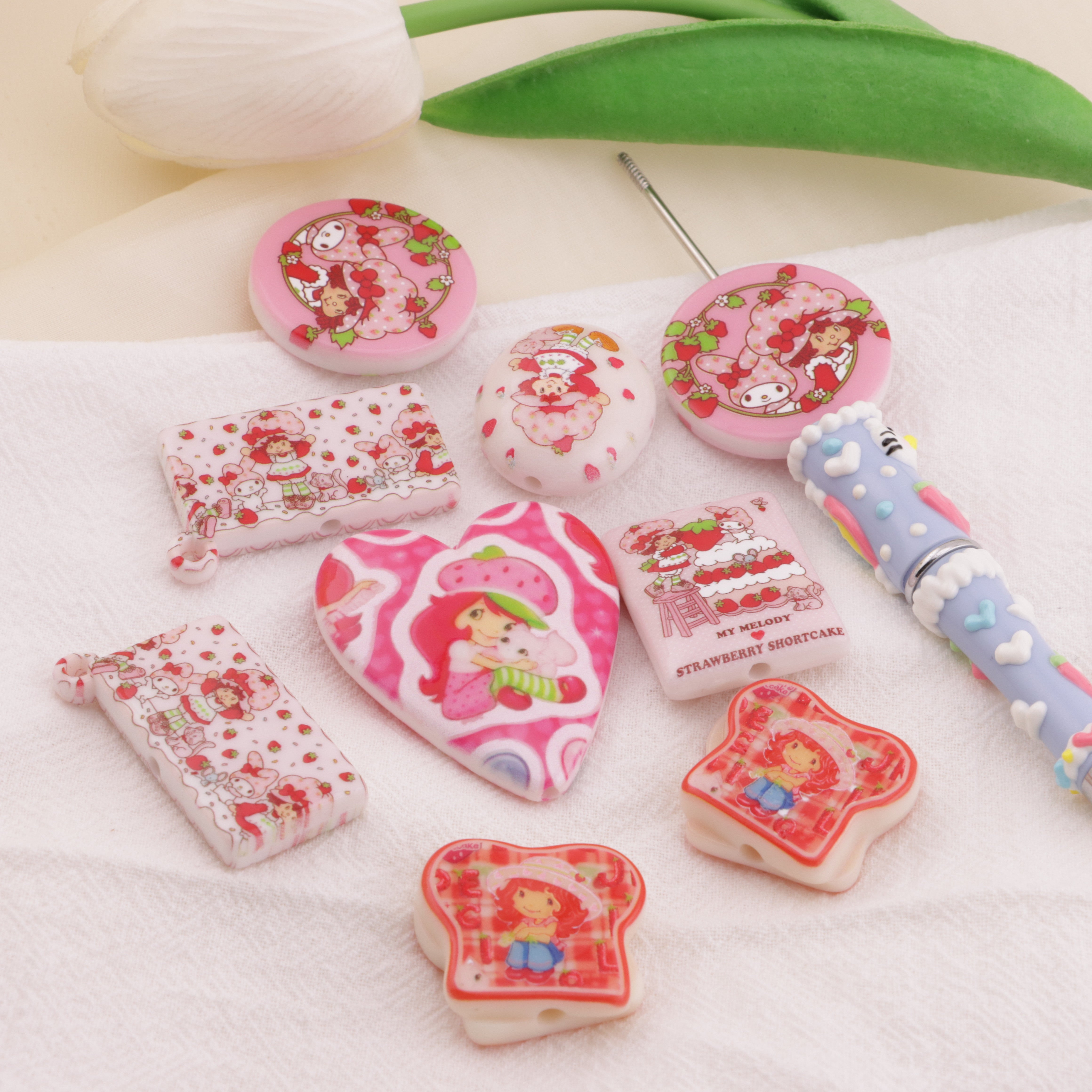 FS6401- Mixed Styles Of Strawberry Girl And Melody Beads And Patches Zoe's DIY Shop