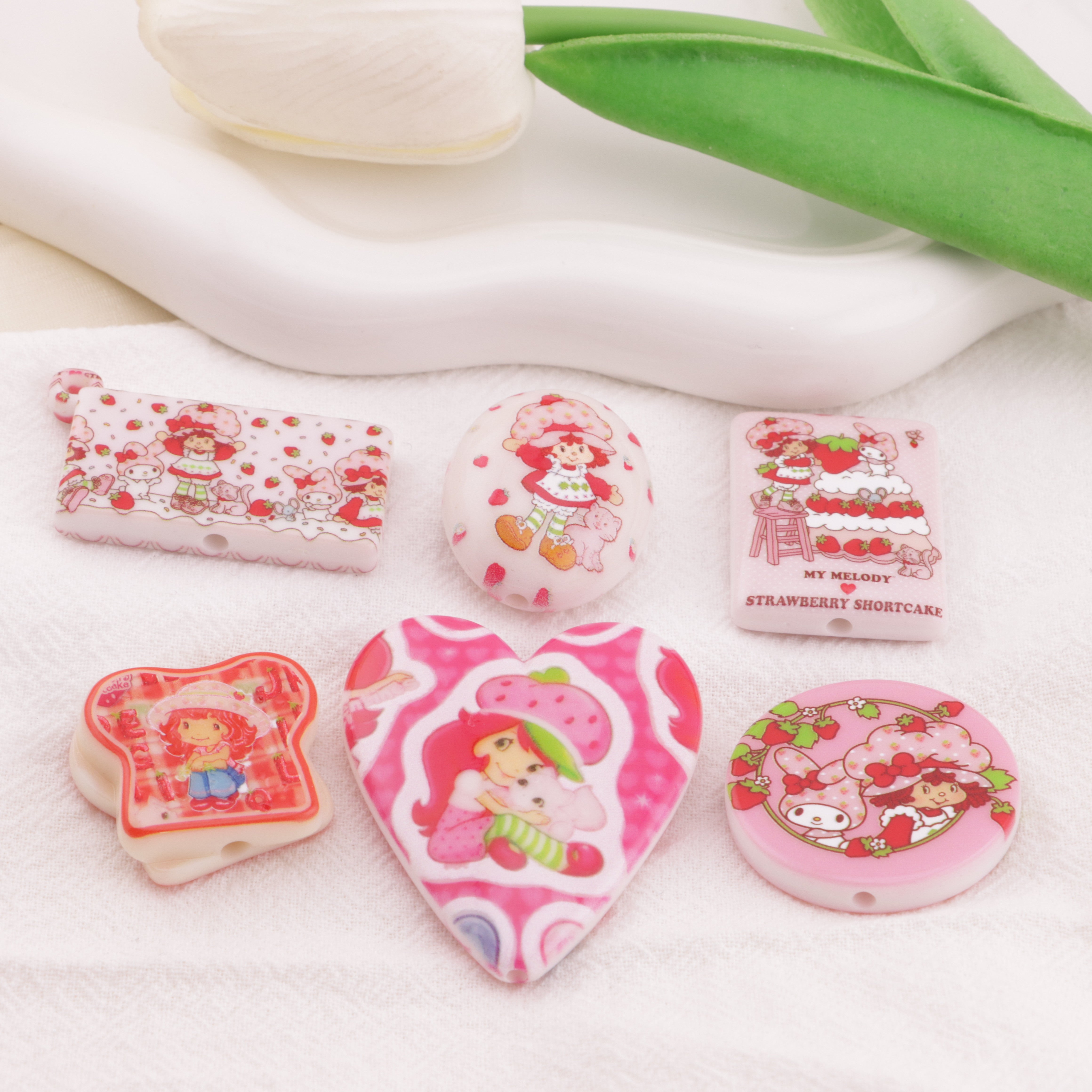 FS6401- Mixed Styles Of Strawberry Girl And Melody Beads And Patches Zoe's DIY Shop
