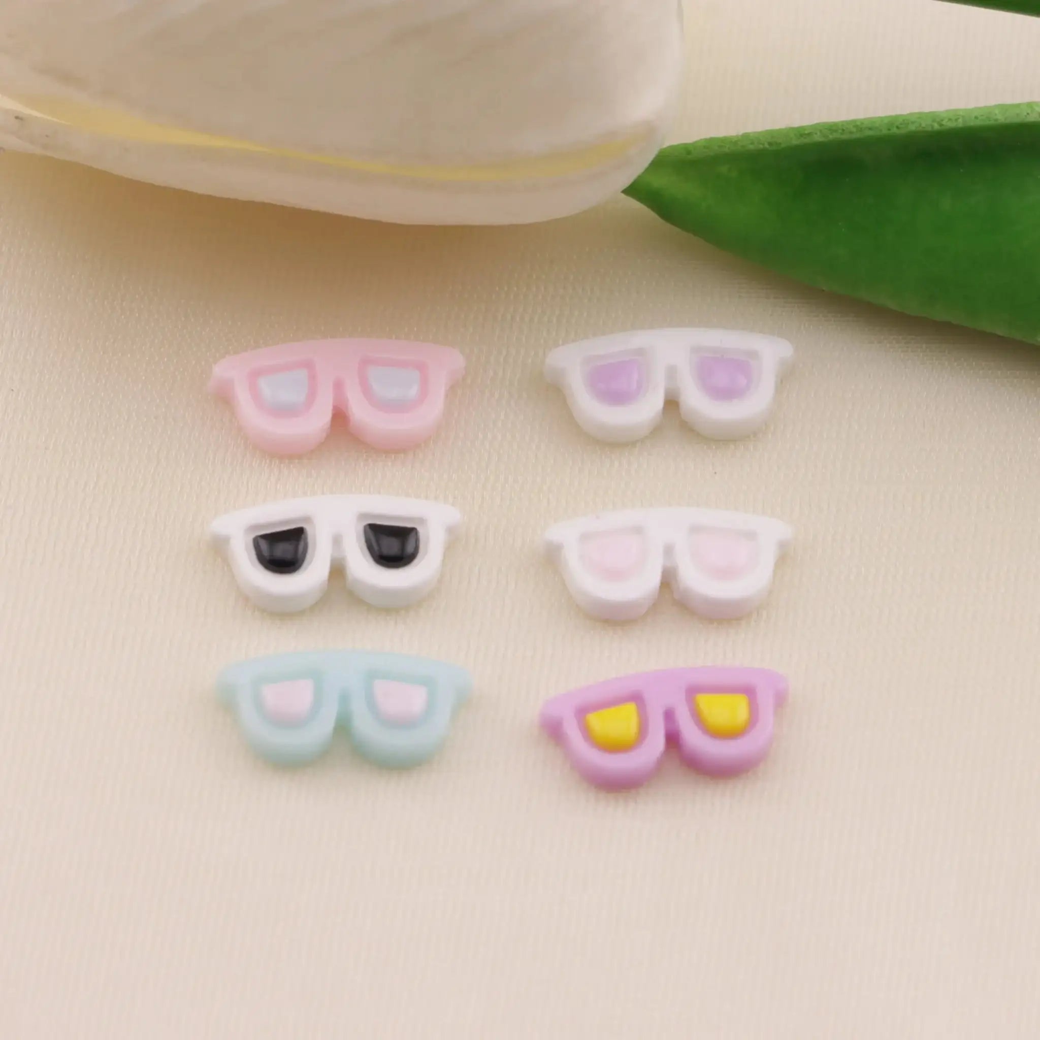 FS6472-Approximately 14×6mm Luminous Sunglasses Nail Charms -Zoe DIY Wholesale