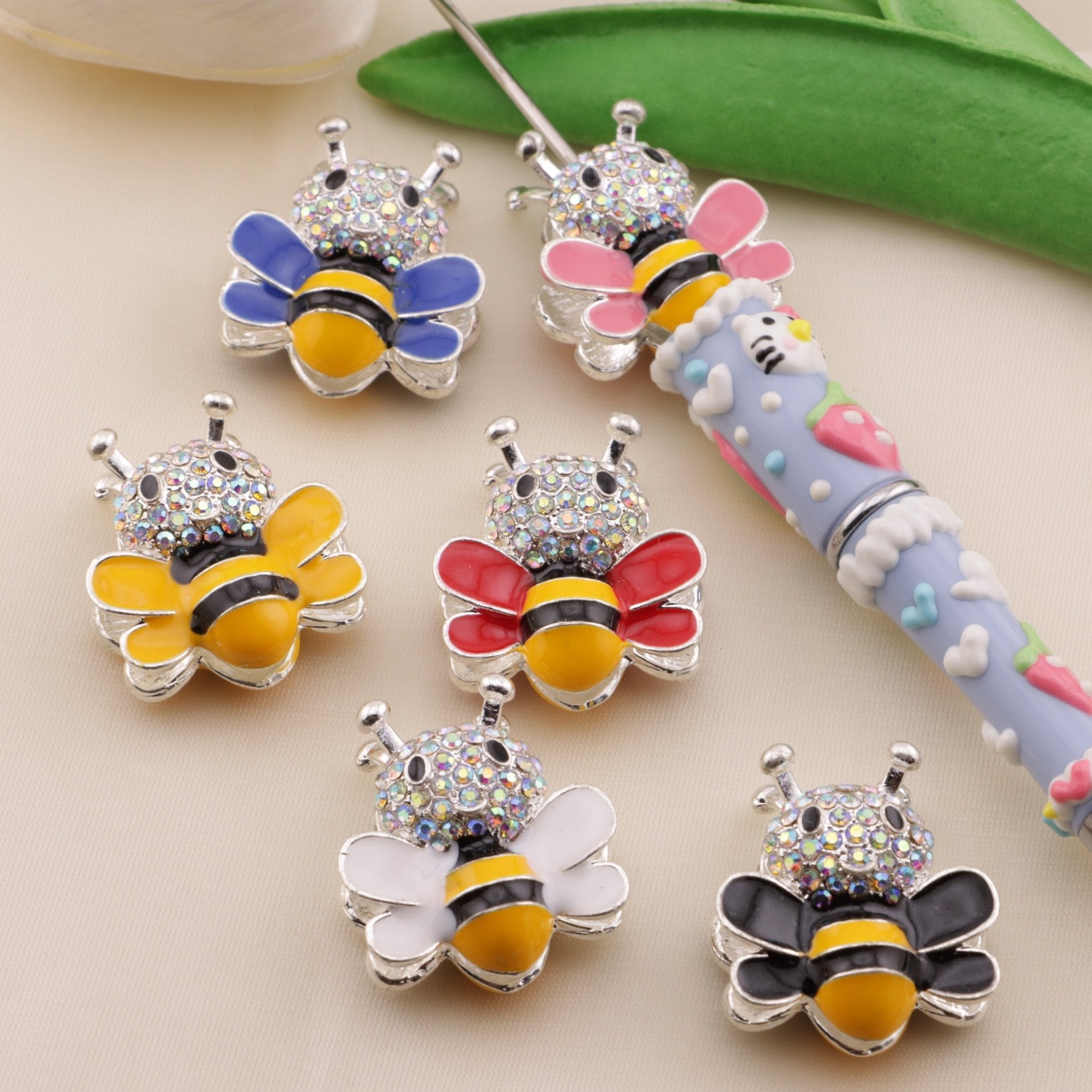 FS6488- Approximately 2.9×2.5Cm Bee Four-Hole Alloy Beads Zoe's DIY Shop