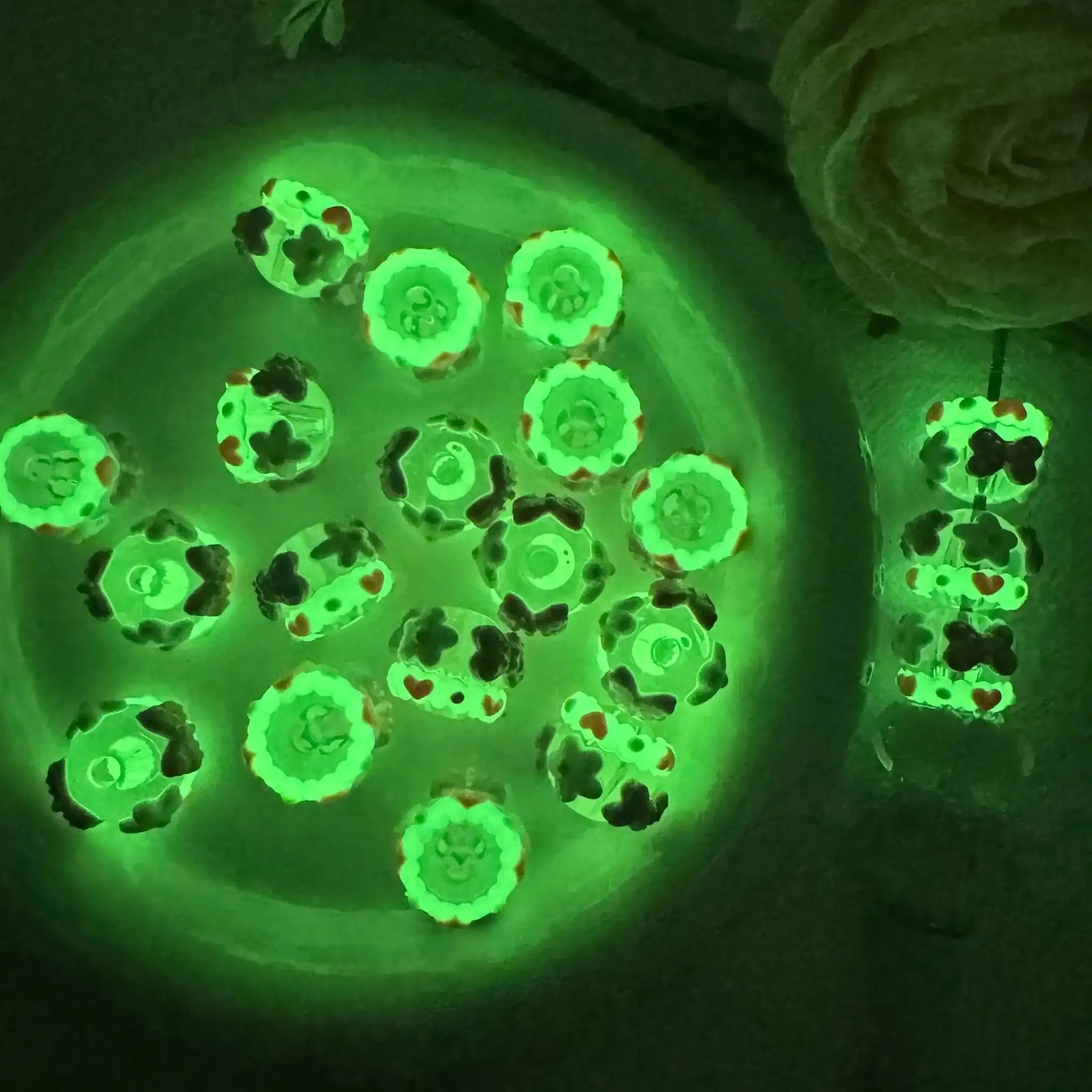 FS6723-16mm Hand Painted Luminous Acrylic Beads -Zoe DIY Wholesale