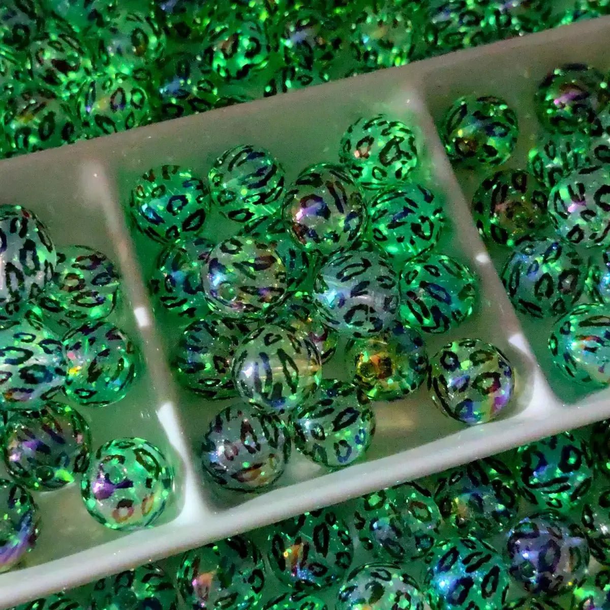 FS6896-16mm Random Mixed Glitter Luminous Leopard Printed Acrylic Beads For Making Keychain Jewelry Making Beadable Pens Making -Zoe DIY Wholesale