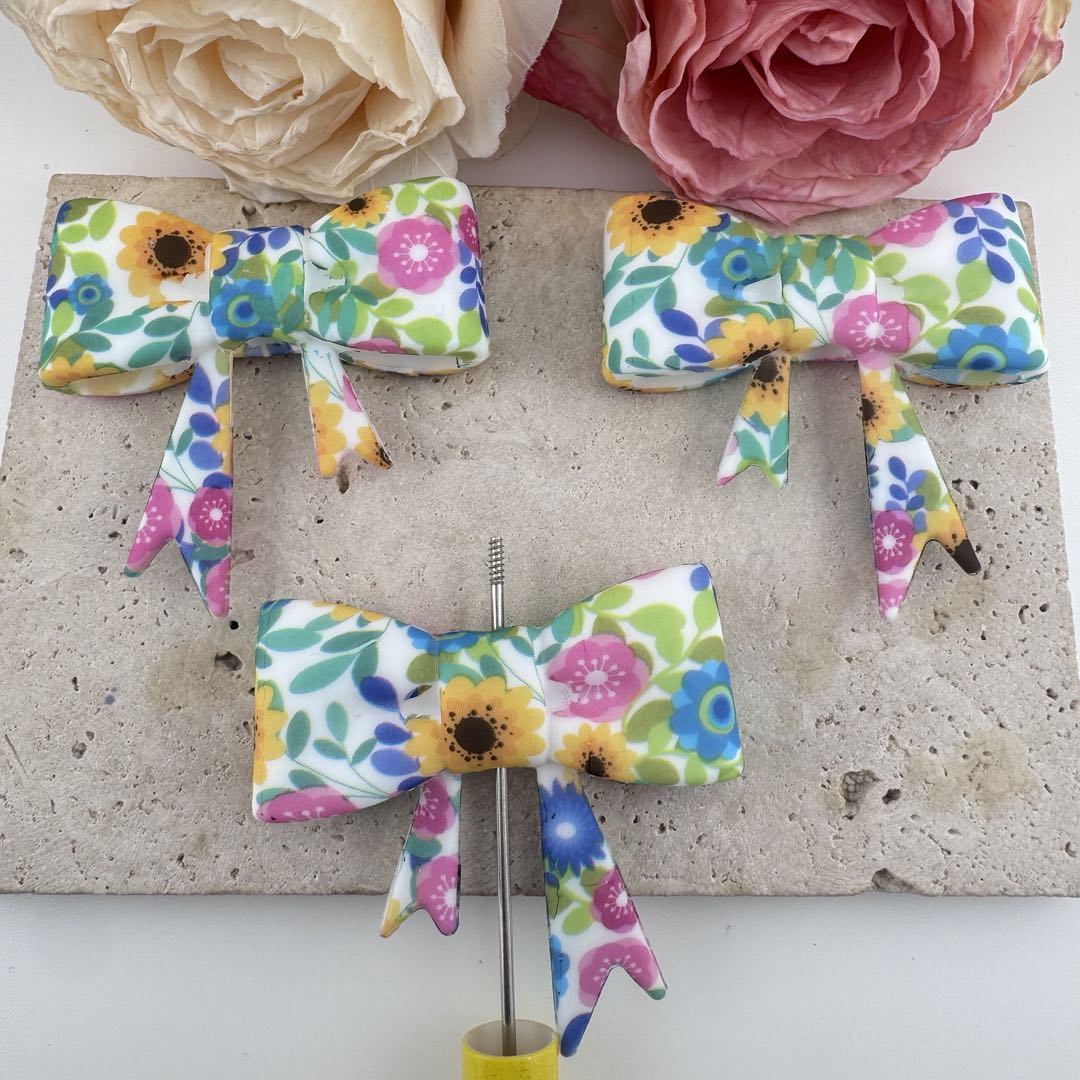 FS19628-About 50*60mm Flower Silicone Focal Bow Beads