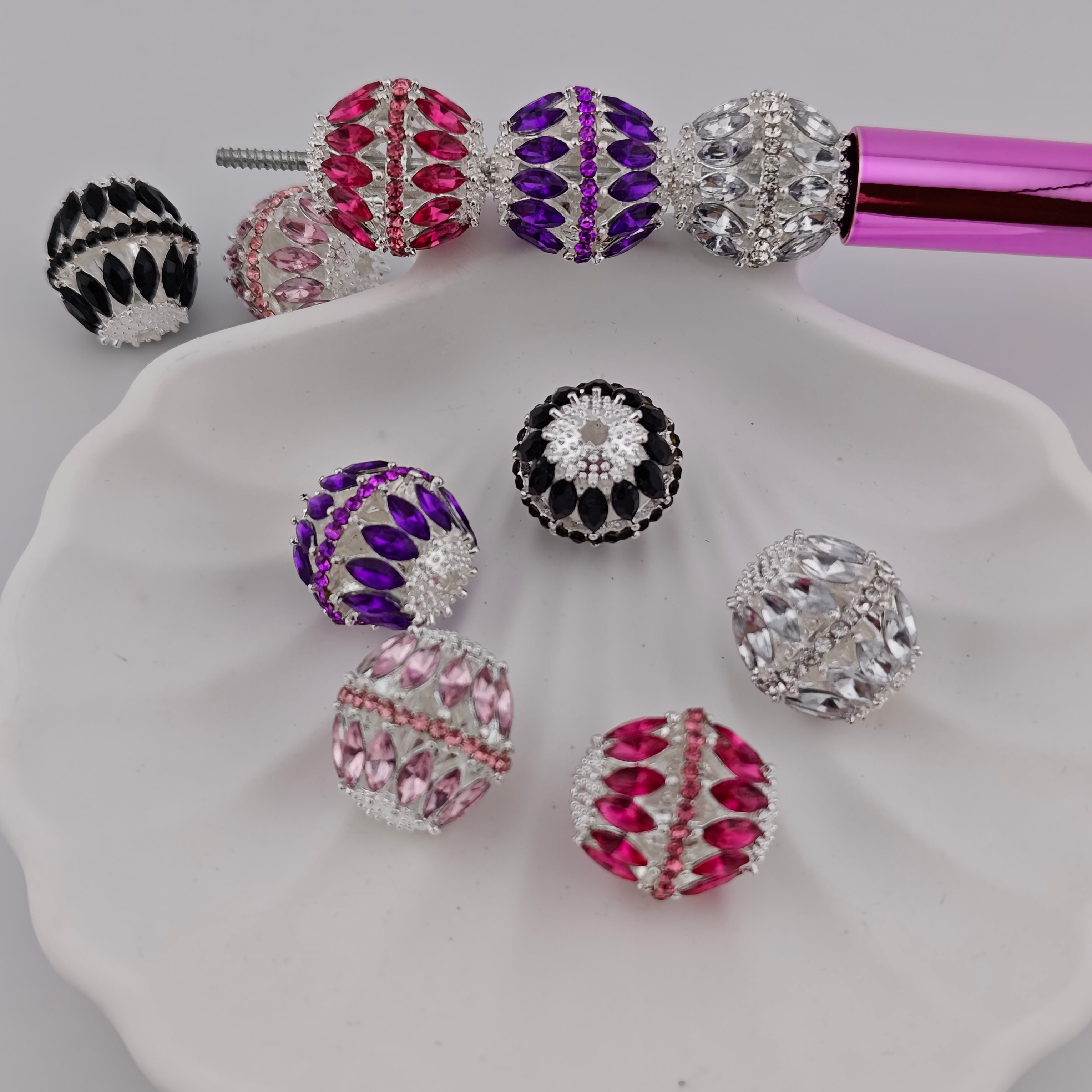 (K969) 5 Pieces Silver Metal Leaf Diamonds Sparkling Beads ( 5 Colors, 1 Piece each color)